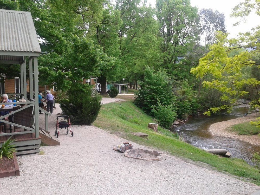 Nrma Bright Holiday Park Extérieur photo
