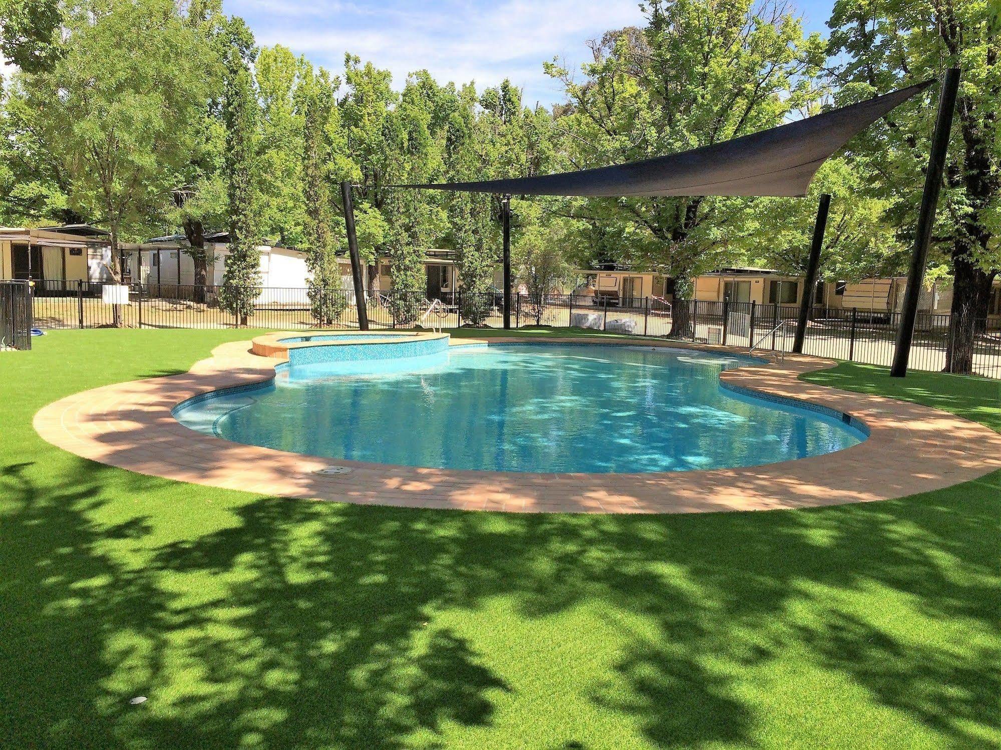 Nrma Bright Holiday Park Extérieur photo